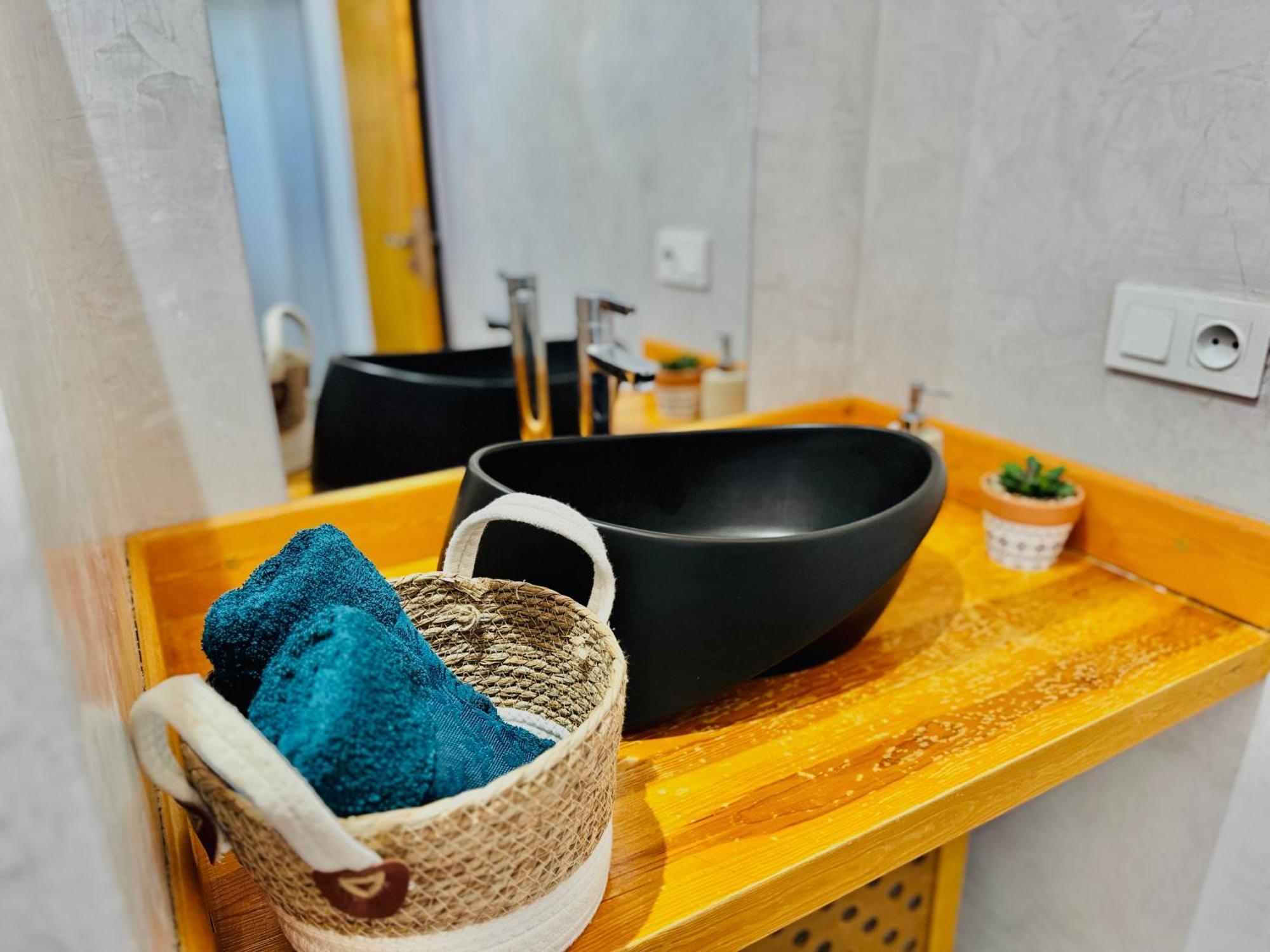 Peaceful Pool Villa Tizfrit 外观 照片